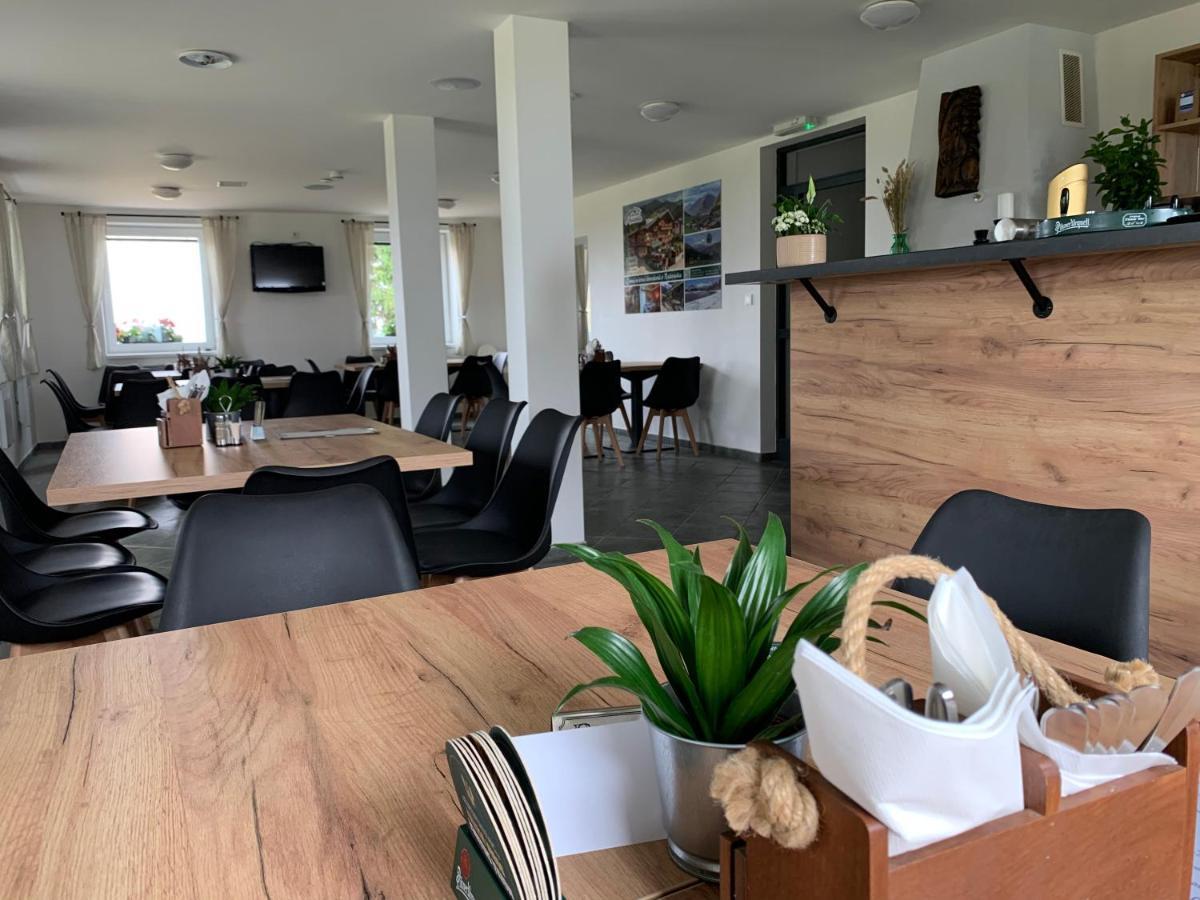 Restaurace A Penzion Gansberg Cotkytle Exteriör bild